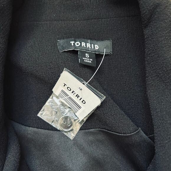 Torrid Black Trench Coat Jacket Draped Open Tie Front Roll Tab Sleeve 5 NWT - Picture 8 of 8